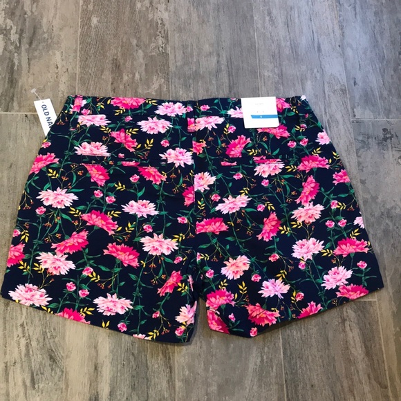 NWT Old Navy Floral Shorts - Picture 4 of 6